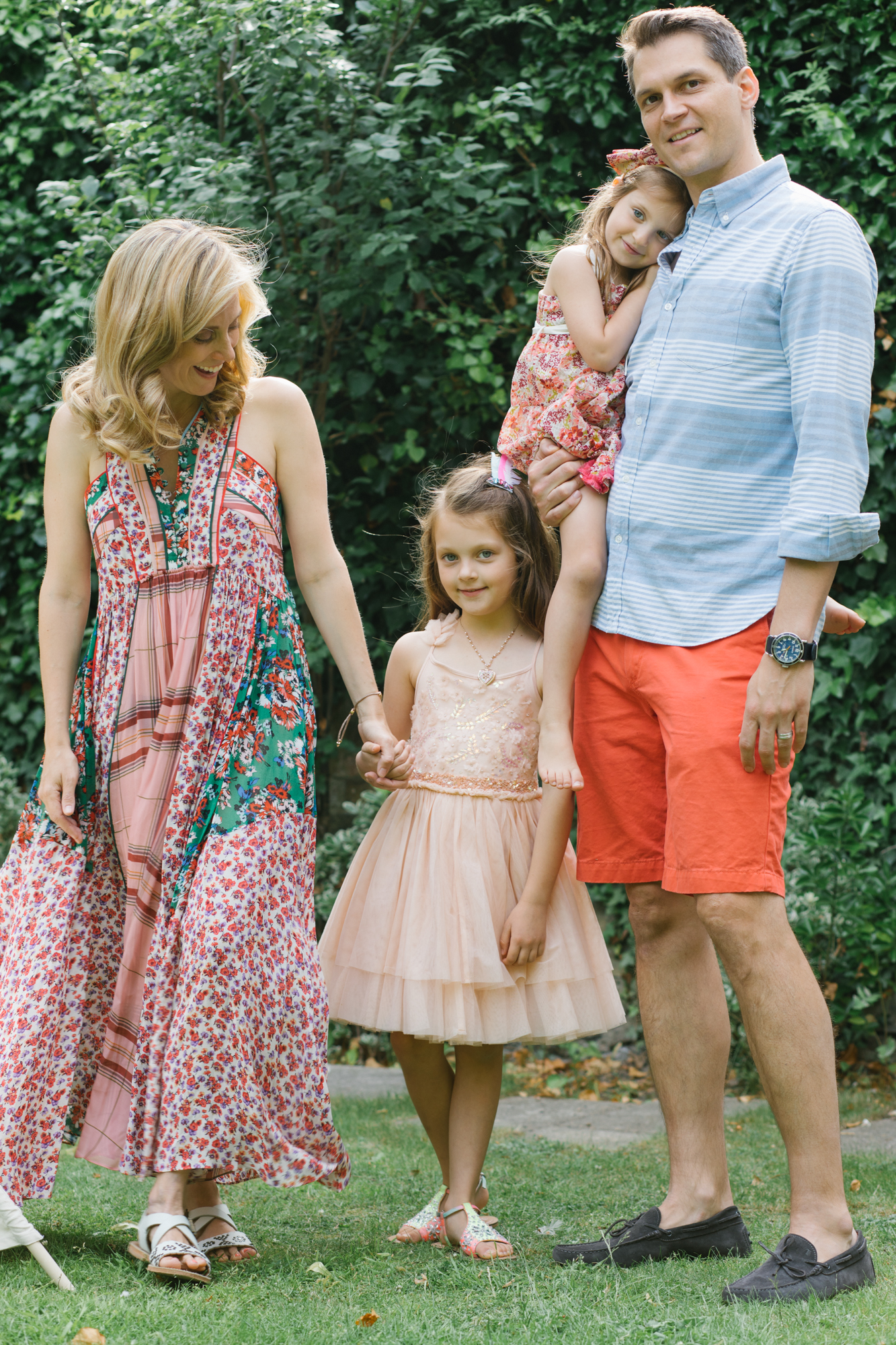 Family lifestyle photography in Primrose Hill, London London Children Photography 