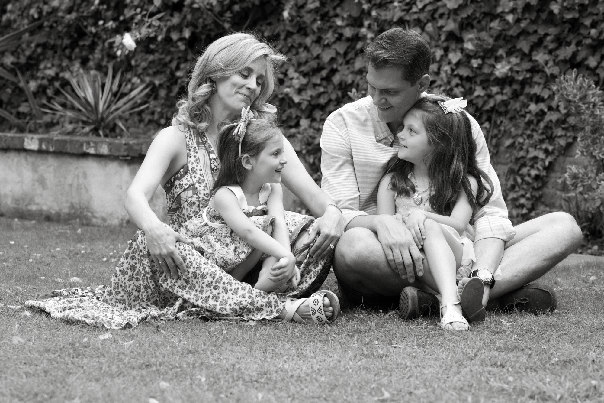 Family lifestyle photography in Primrose Hill, London London Children Photography 