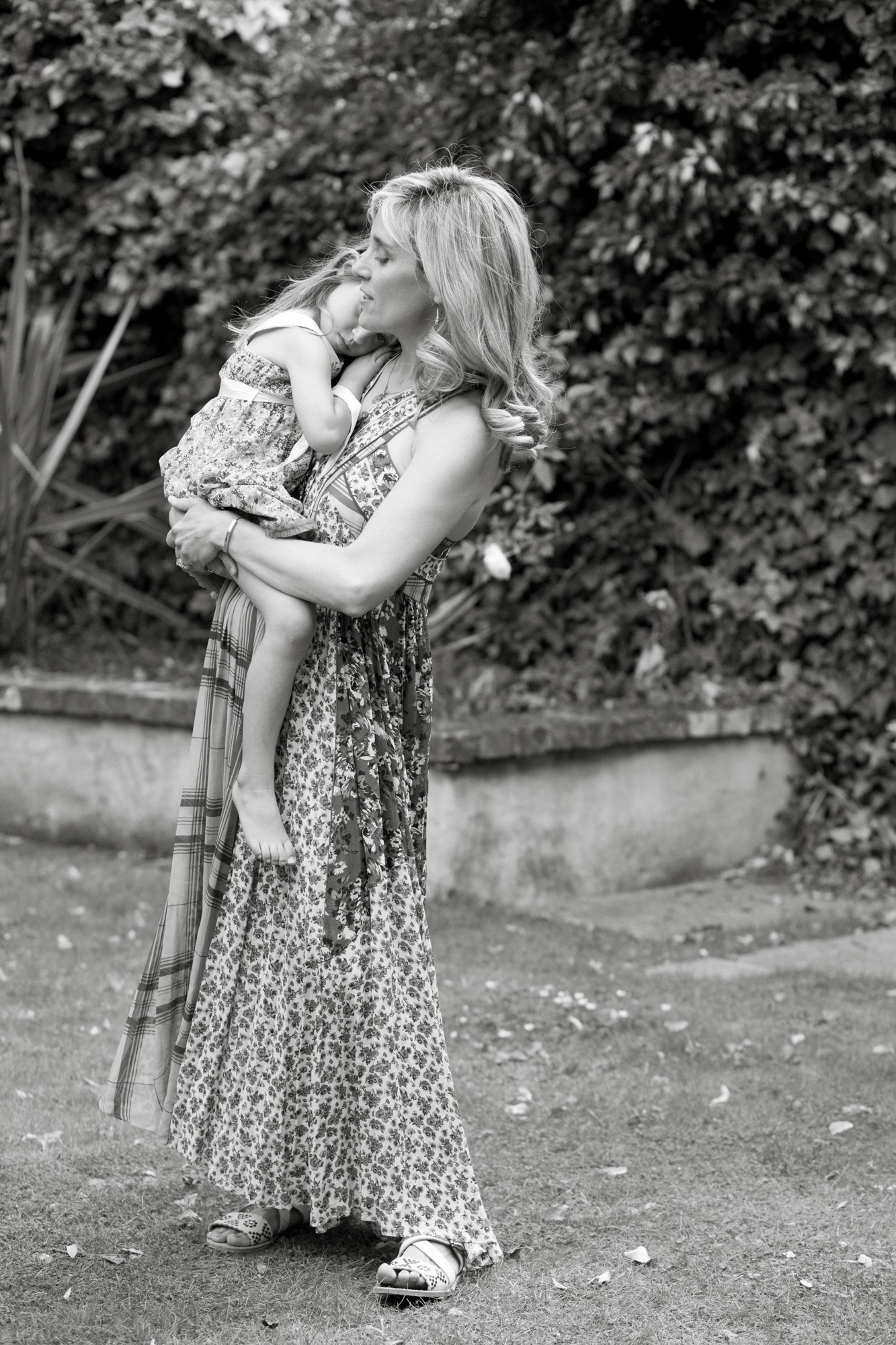 Family lifestyle photography in Primrose Hill, London London Children Photography 