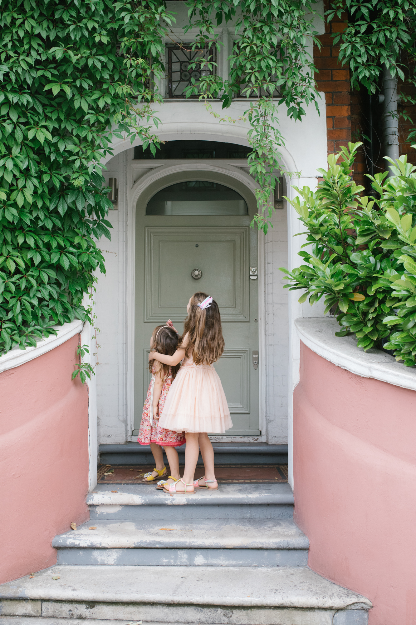 Family lifestyle photography in Primrose Hill, London London Children Photography 