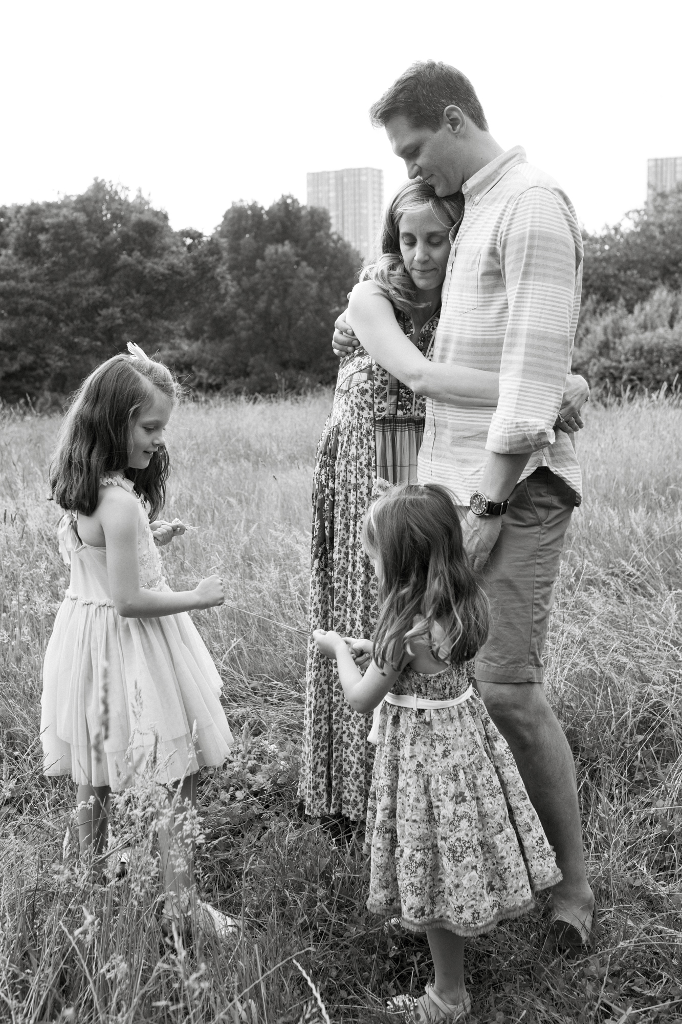 Family lifestyle photography in Primrose Hill, London London Children Photography 