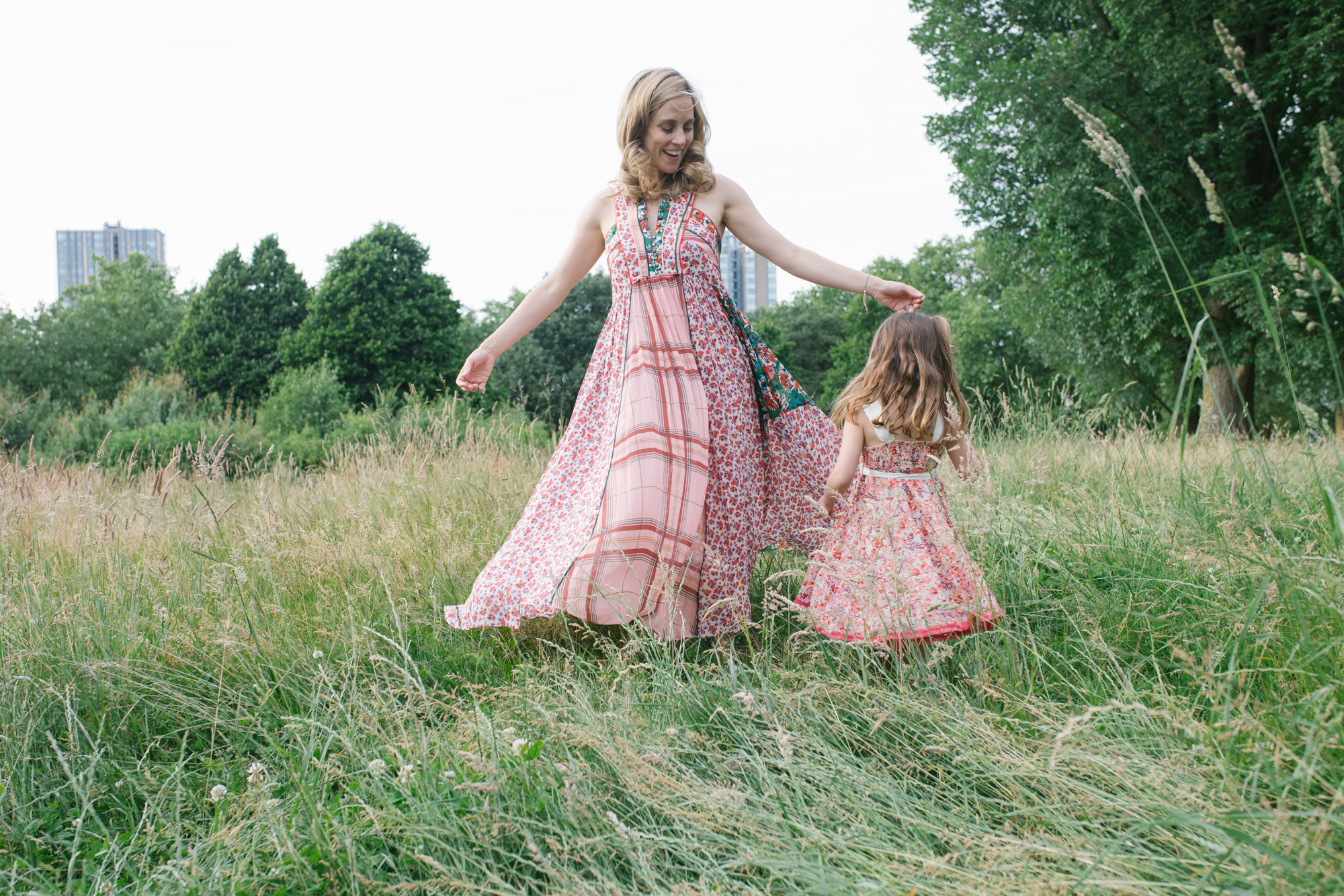 Family lifestyle photography in Primrose Hill, London London Children Photography 