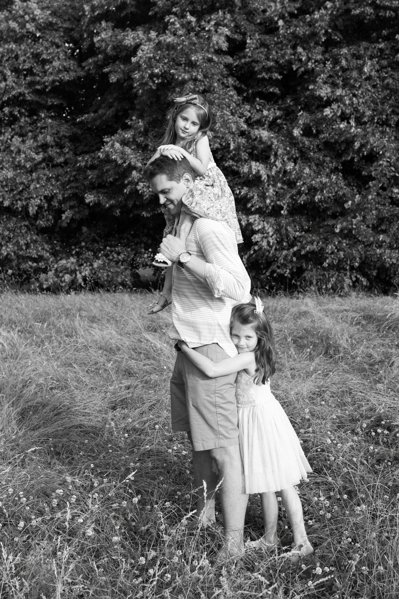 Family lifestyle photography in Primrose Hill, London London Children Photography 