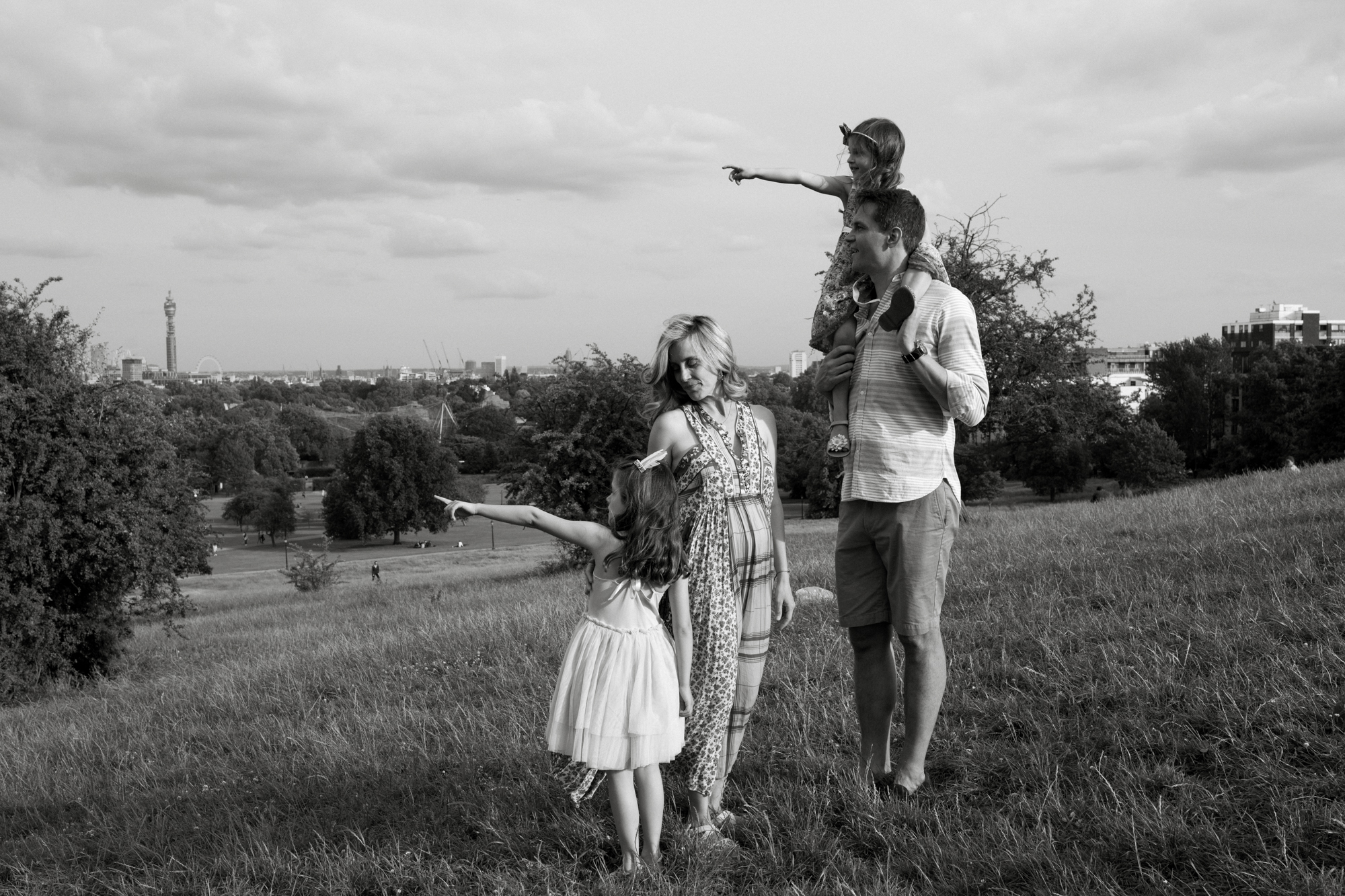 Family lifestyle photography in Primrose Hill, London London Children Photography 