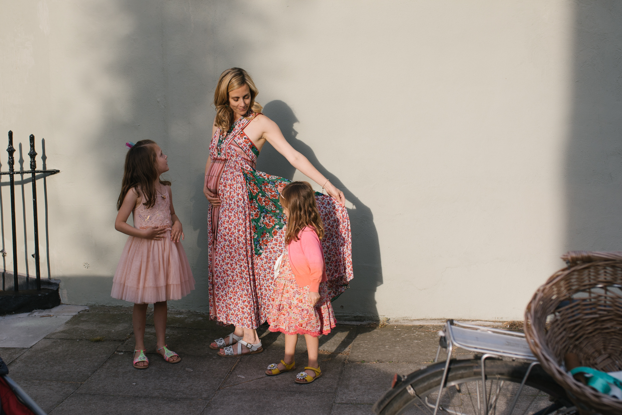 Family lifestyle photography in Primrose Hill, London London Children Photography 