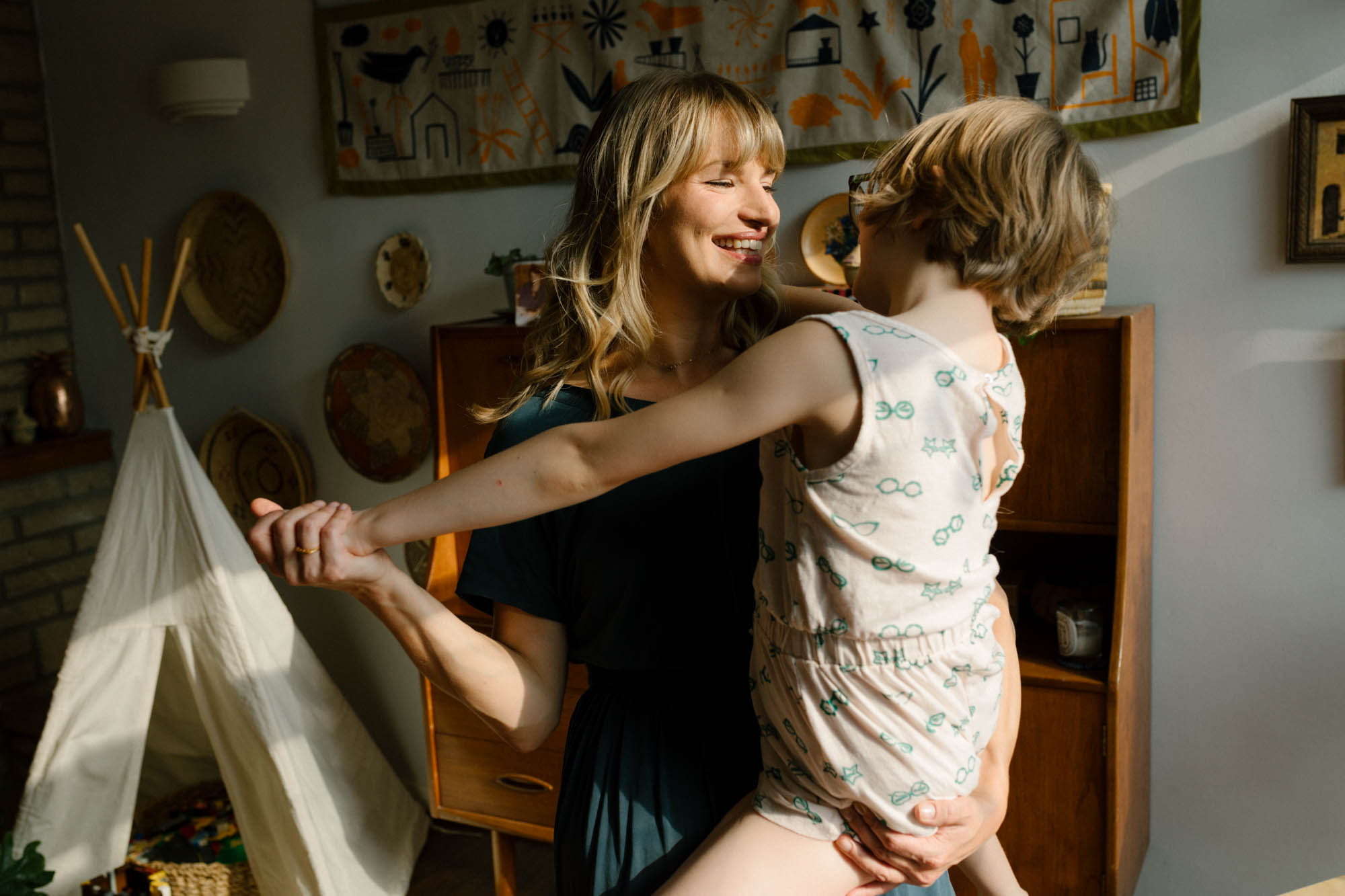 Motherhood session with Bethie Hungerford and kids London Children Photography 