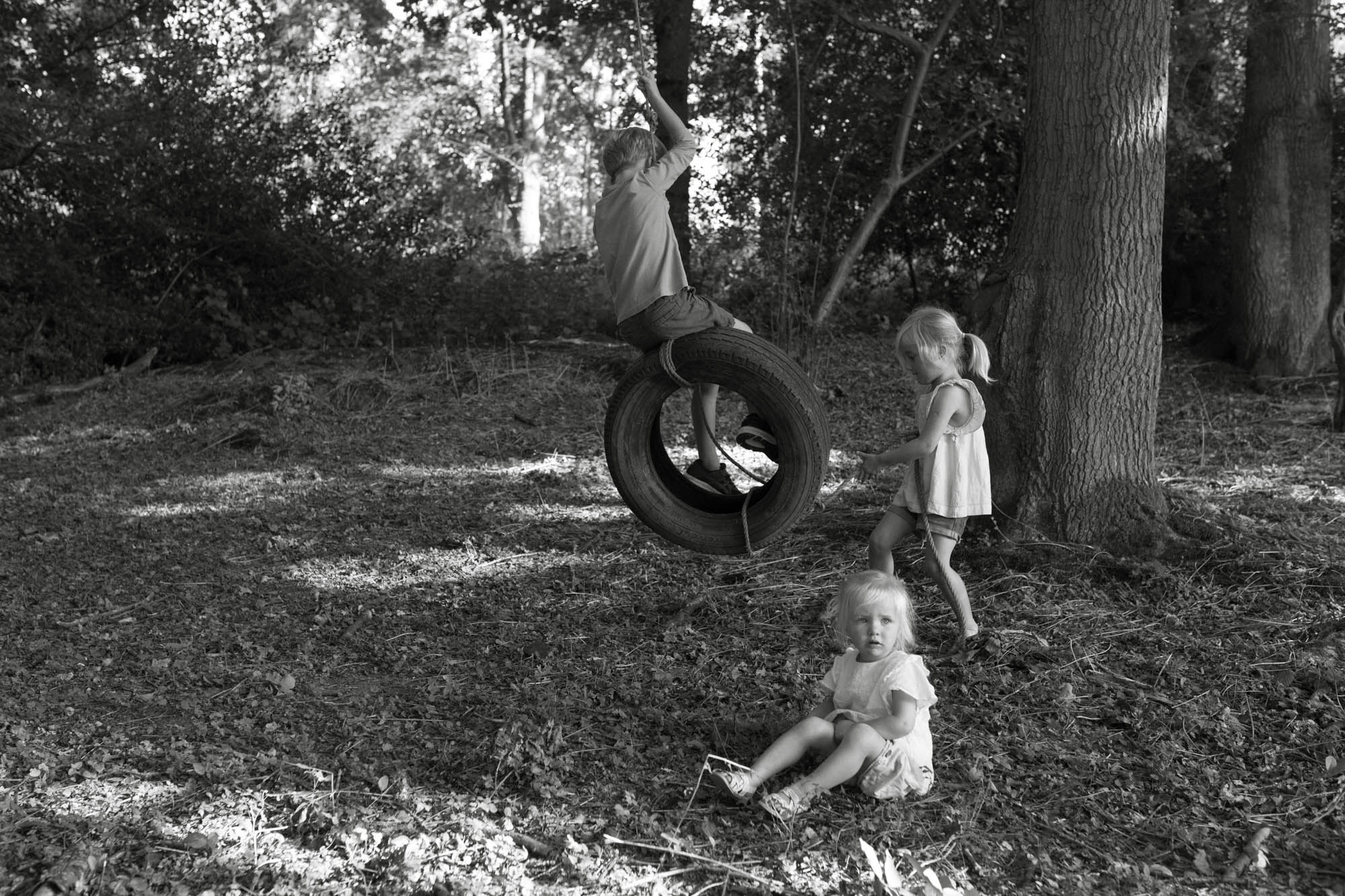 Family farm portrait photography in b&w London Children Photography 