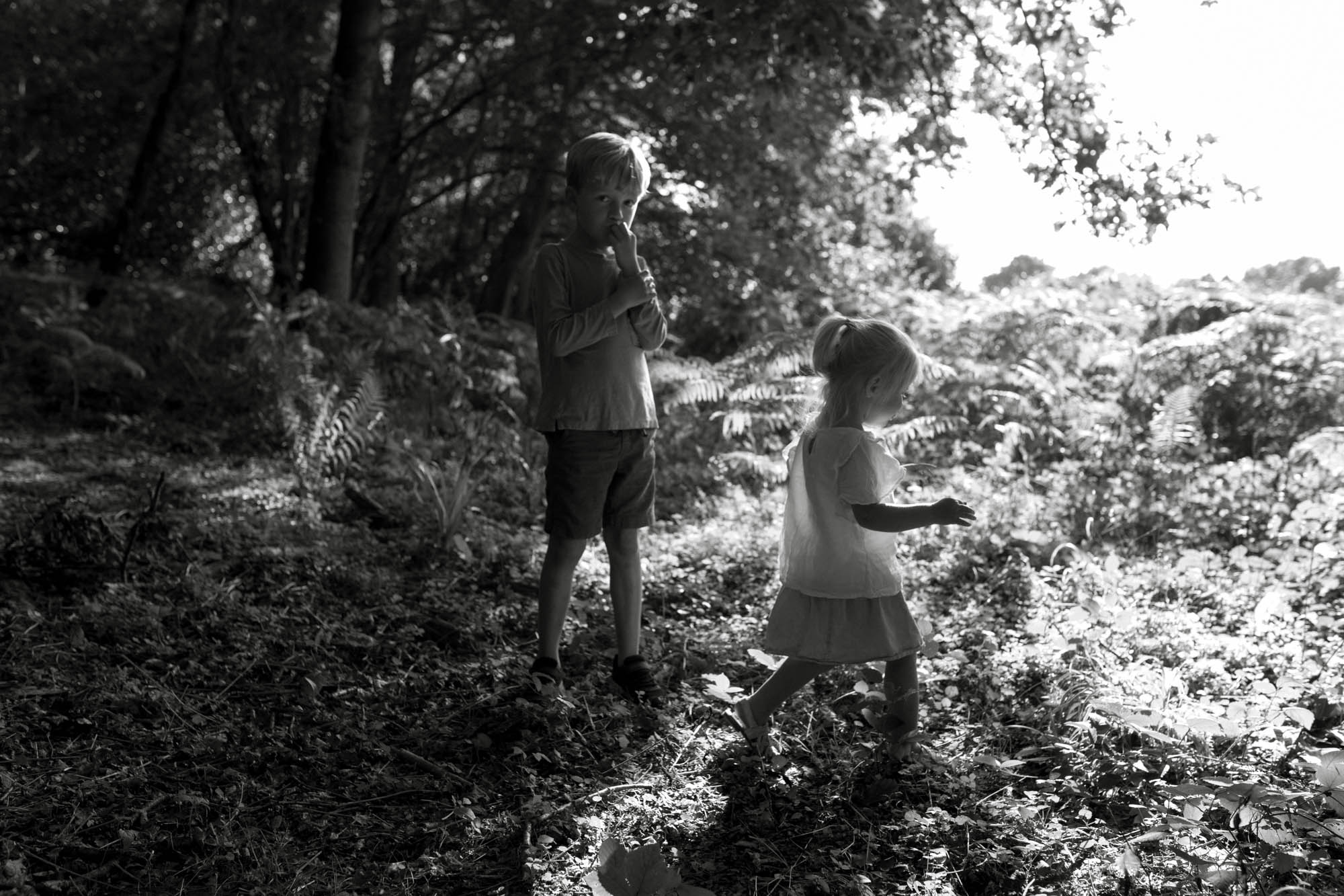 Family farm portrait photography in b&w London Children Photography 