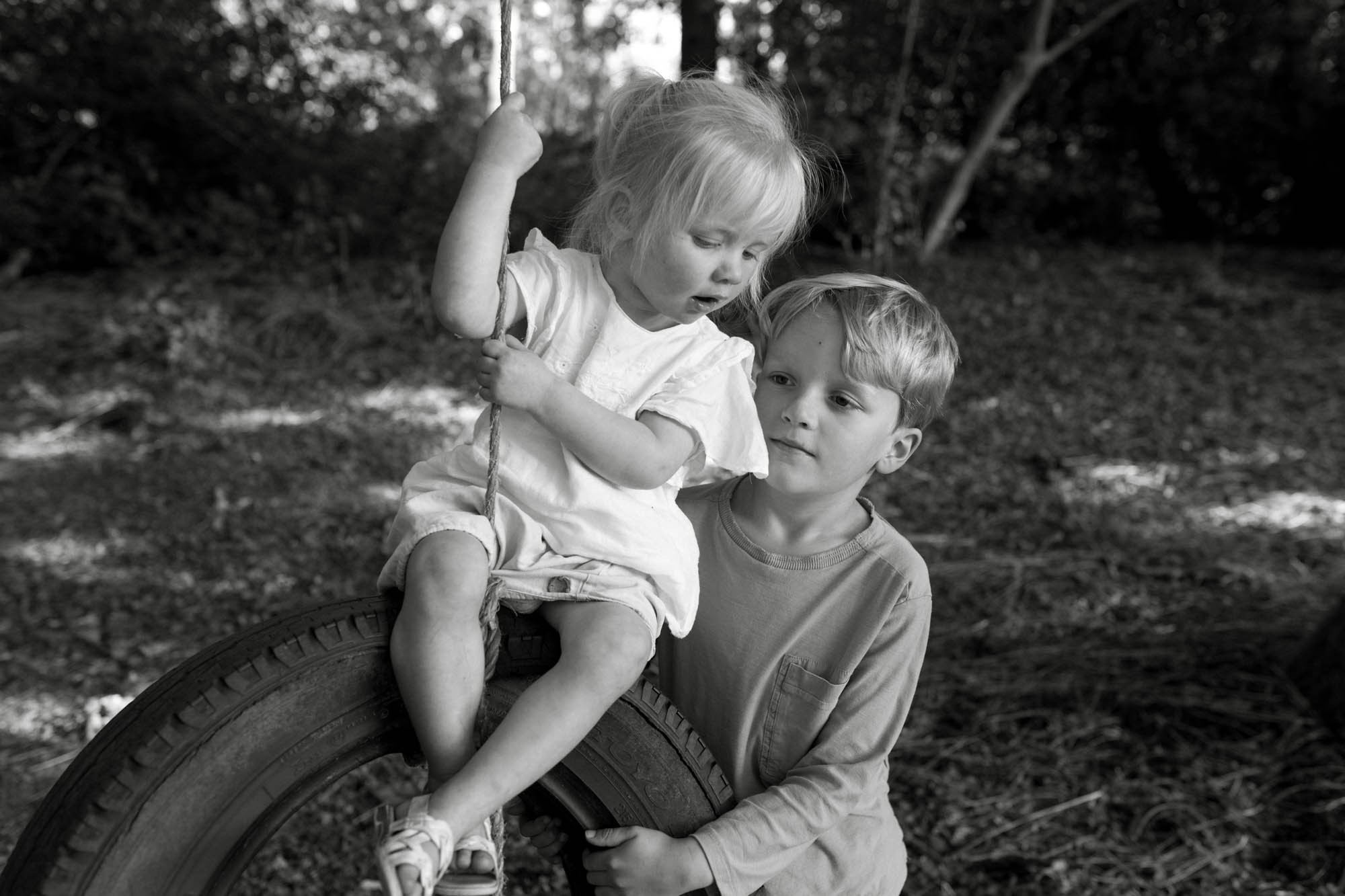 Family farm portrait photography in b&w London Children Photography 