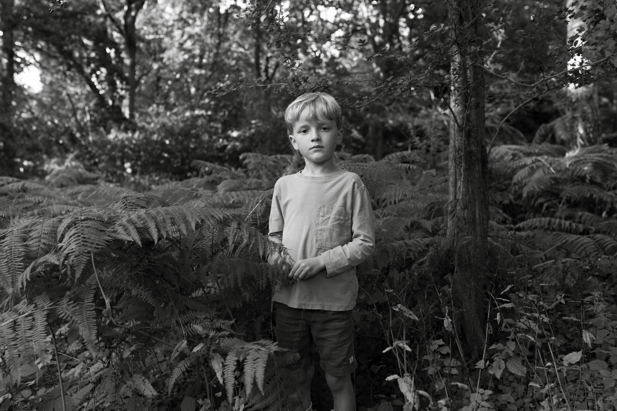 Family farm portrait photography in b&w London Children Photography 