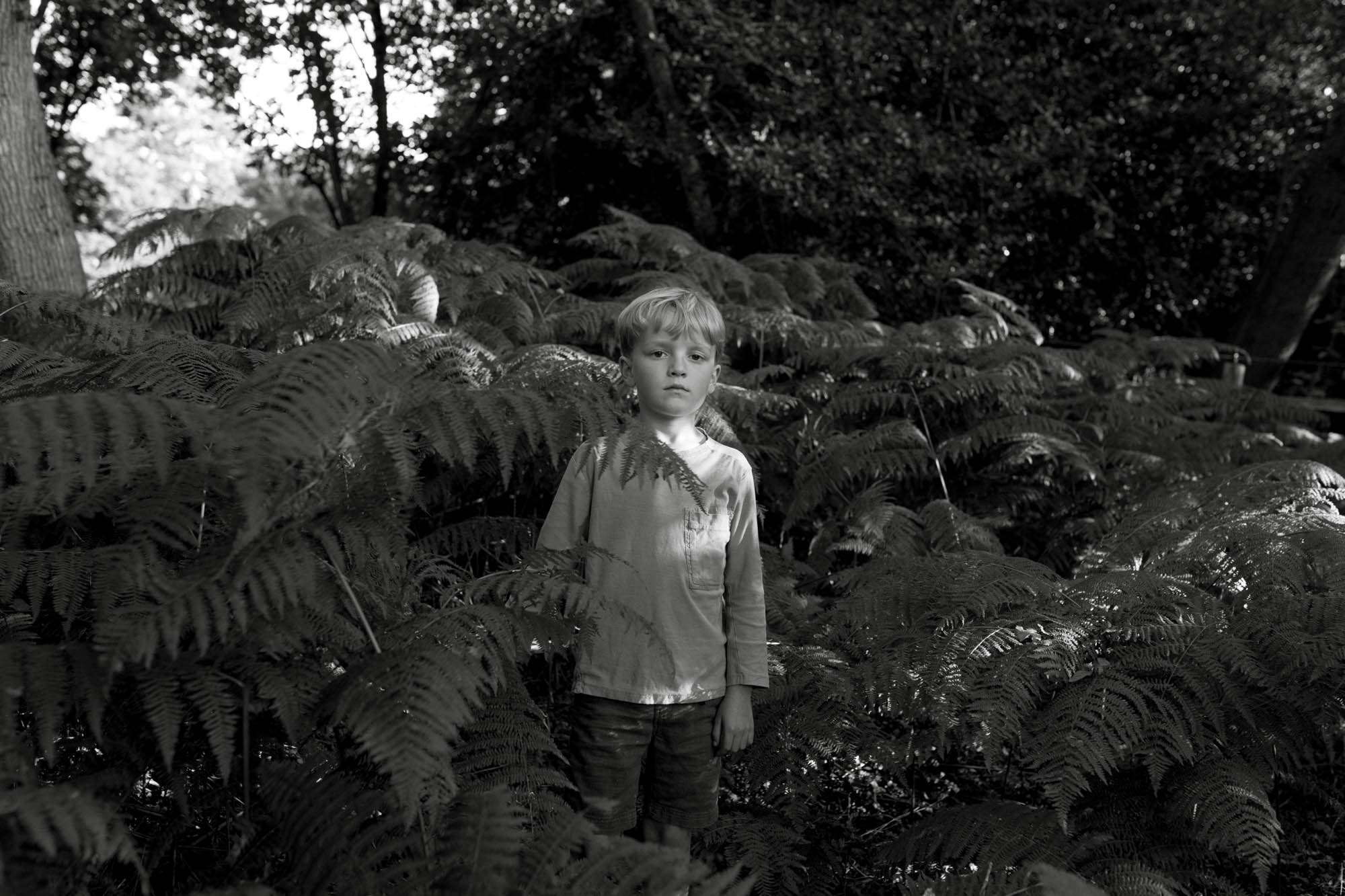 Family farm portrait photography in b&w London Children Photography 