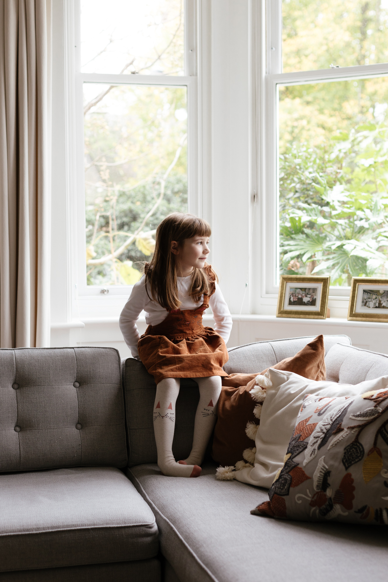Autumn family portrait photography in Notting Hill Gate, London London Children Photography 