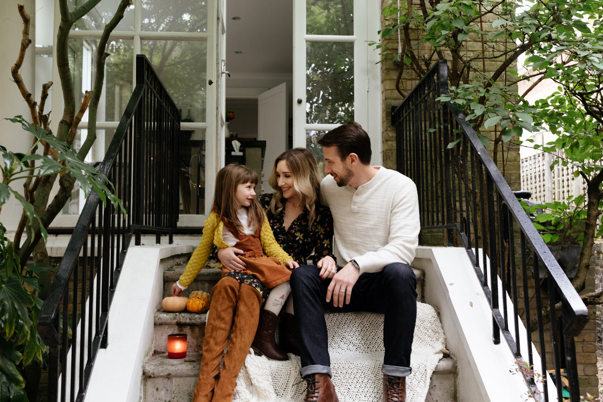 Autumn family portrait photography in Notting Hill Gate, London London Children Photography 