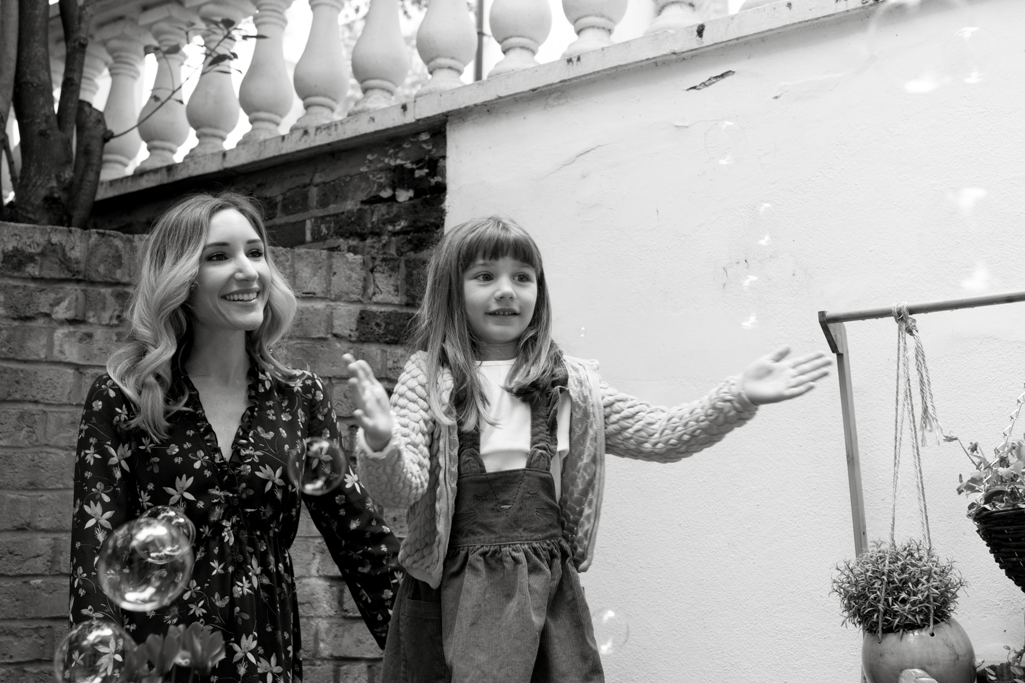Autumn family portrait photography in Notting Hill Gate, London London Children Photography 