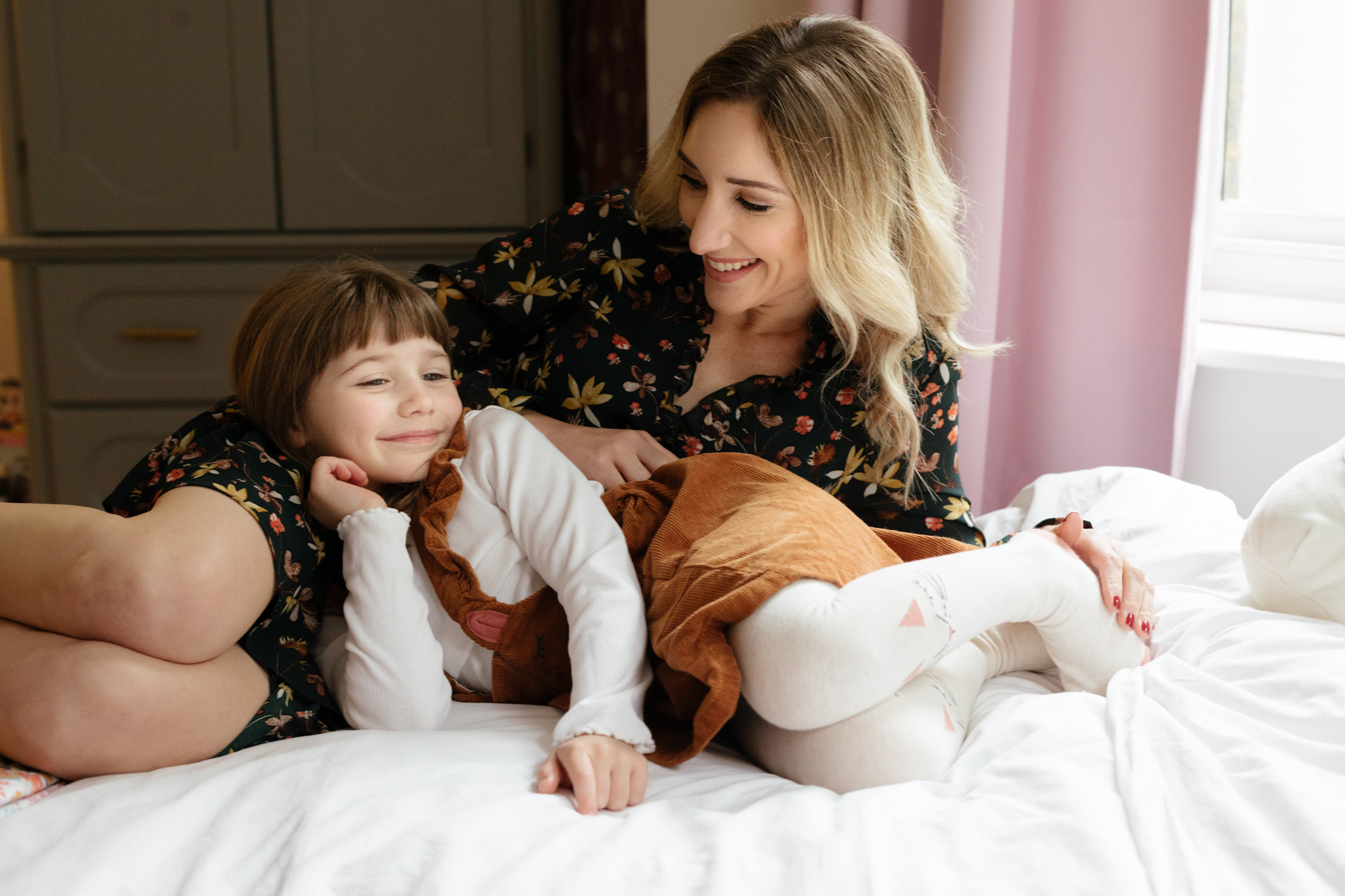 Autumn family portrait photography in Notting Hill Gate, London London Children Photography 