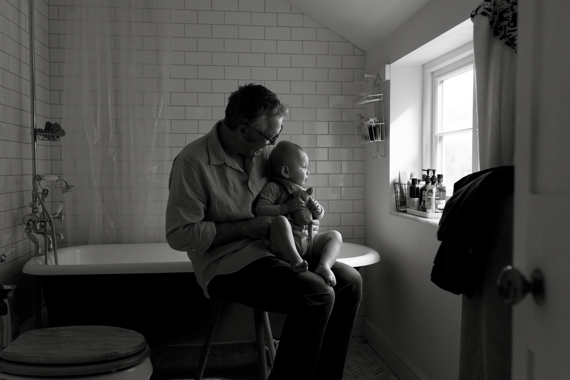 Natural light family portrait photographer, London London Children Photography 