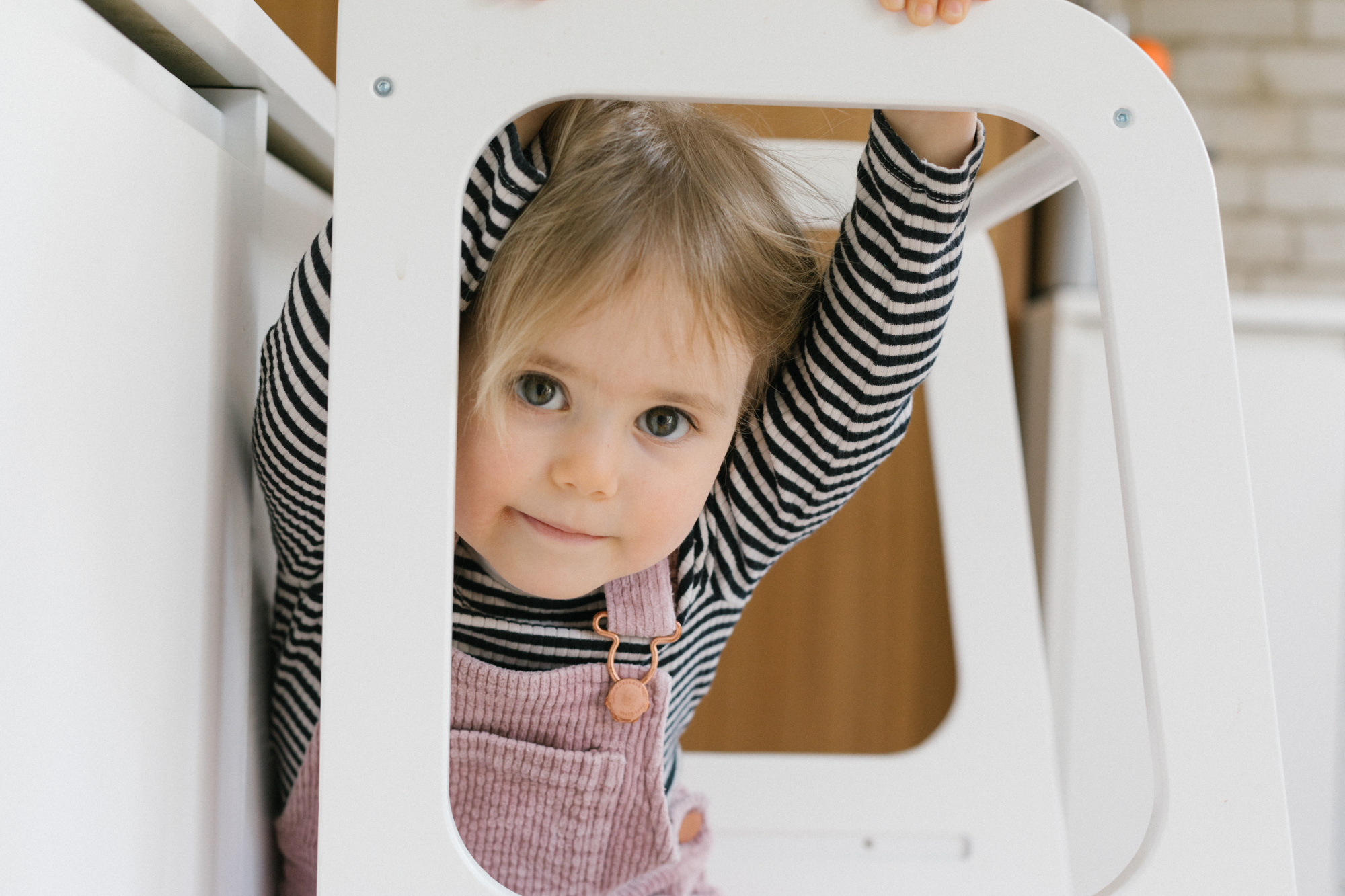 Portraits at home  with London family photographer Thea Courtney London Children Photography 