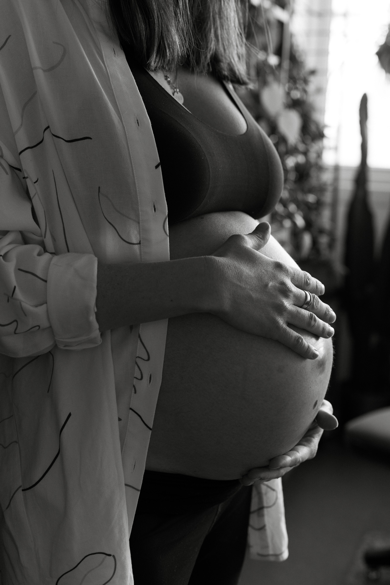 Portraits at home  with London family photographer Thea Courtney London Children Photography 